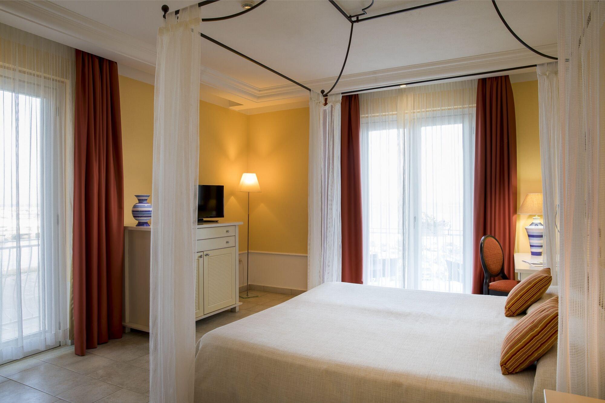 Lu' Riviera Hotel 4*